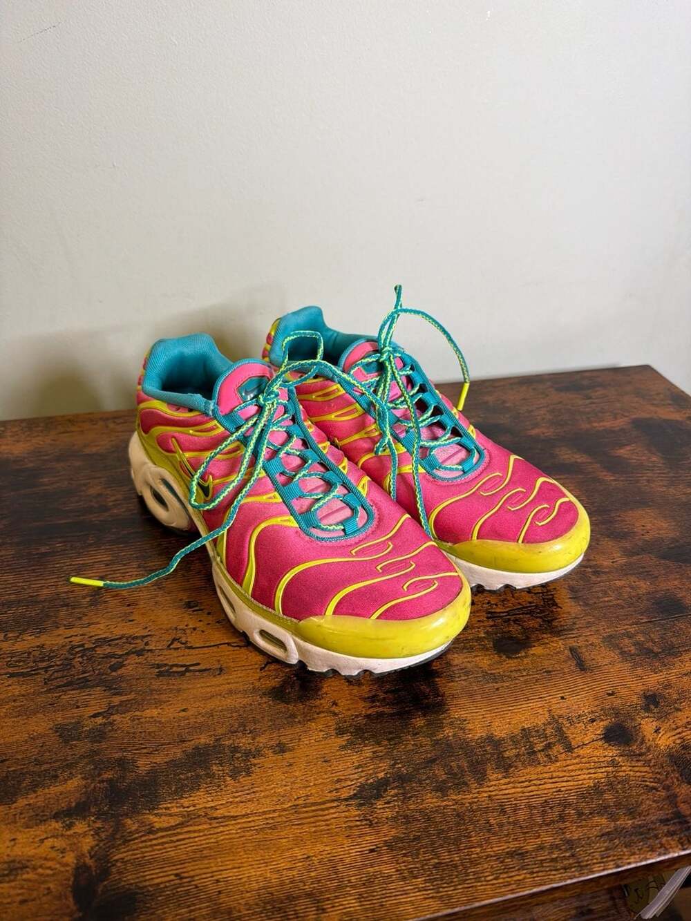 Nike Air Max Plus GS Volt Pink Blast CW5840-700 Size 5Y